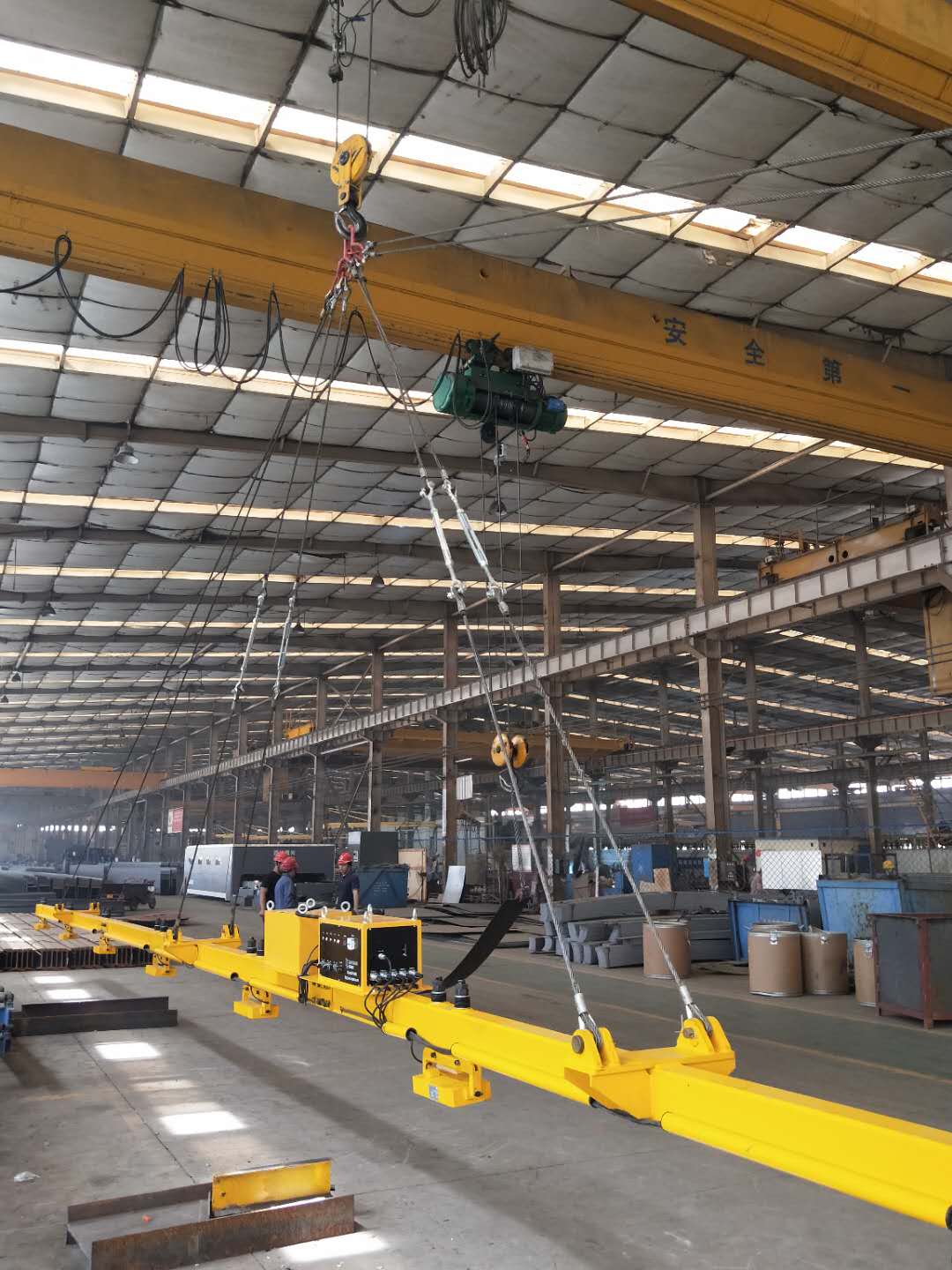 超長(zhǎng)鋼板起吊，電永磁起重吊具