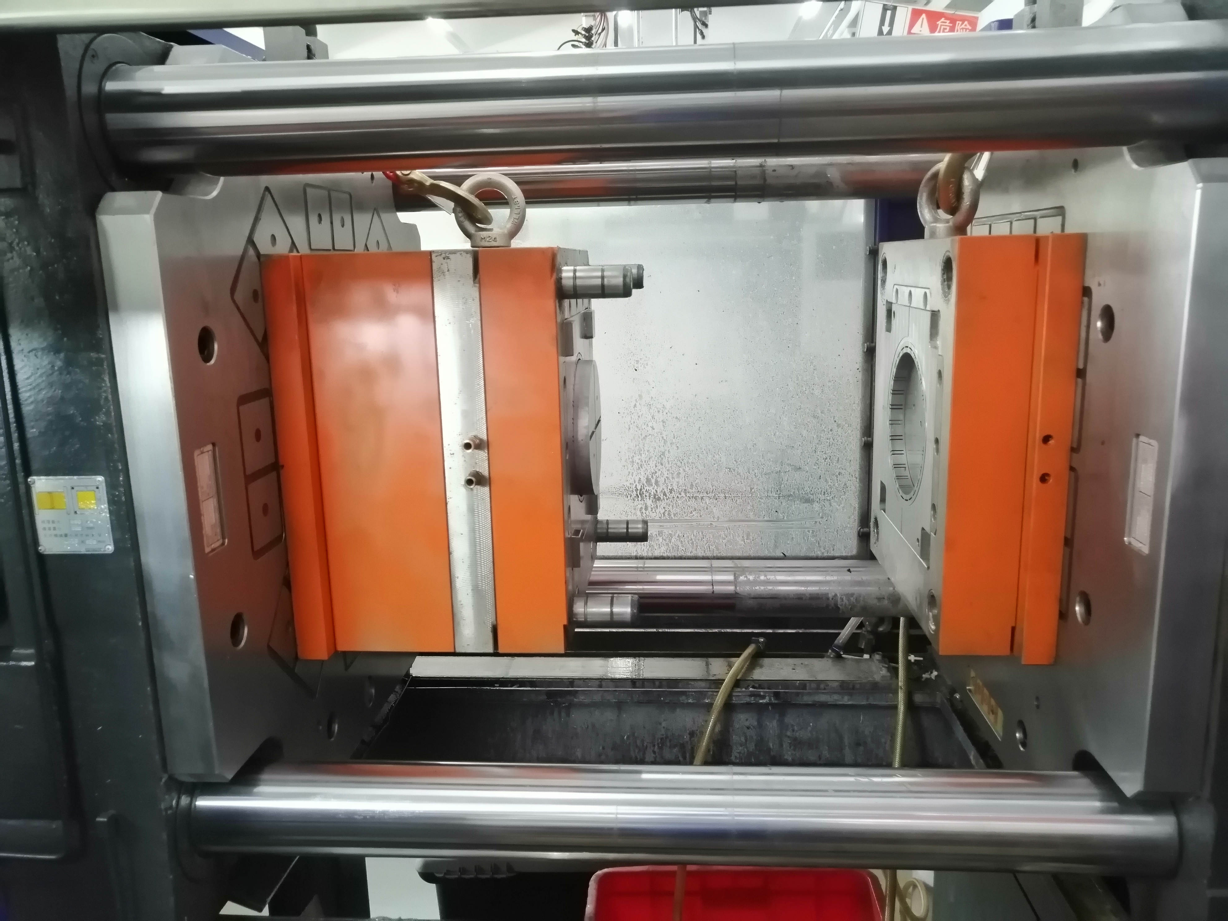 注塑機快速換模系統磁力模板