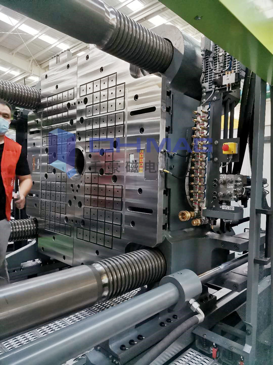 注塑機(jī)換模磁力模板，千豪