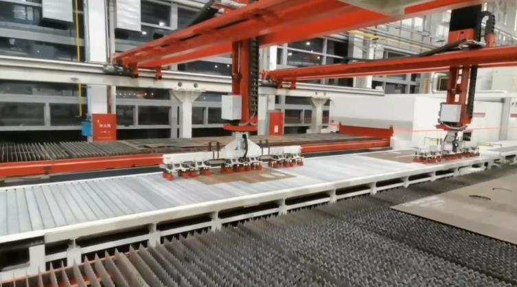 千豪大型桁架鋼板自動化分揀機器人