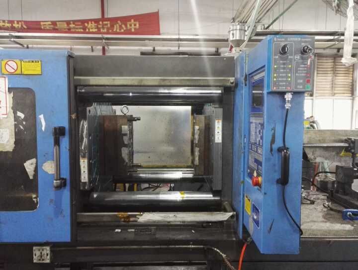 注塑機快速換模系統現場安裝調試