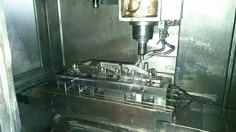 汽車發動機零件加工電永磁吸盤|湖南千豪磁電